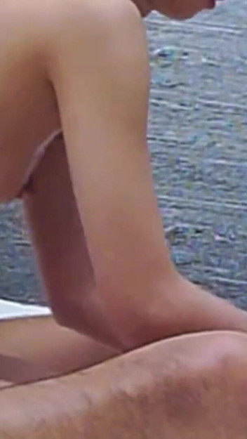 Raw Sex with a Slender Beauty Ended with a Deep Mouth Finish