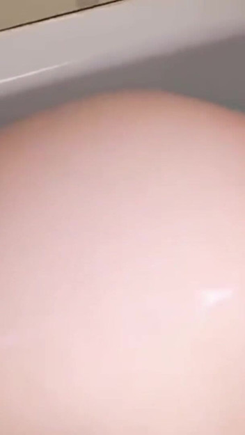 Exclusive Footage of an Unforgettable Day with a Former Gravure Beauty and Her Stunning Curves 1st