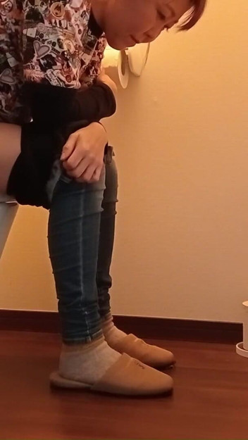 Mature Women’s Pee Videos: 2-hour Summary