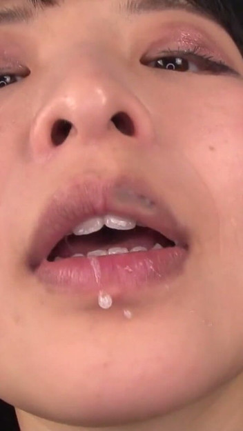 Tsugumi Wants to Put Her Saliva in Your Mouth – Japanese Mouth – Bad Breath