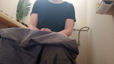 Everyday Life of a Mature Woman – Toilet